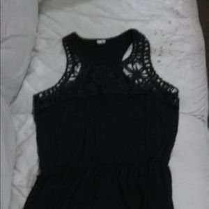 Black sleeveless dress
